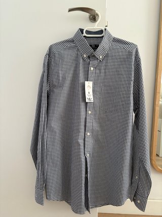 Camisa de hombre de algodón.