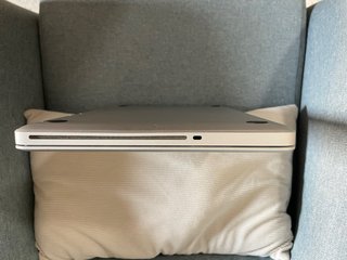 MacBook Pro 13” Plata I7 16Gb 750G