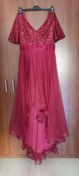 Vestido de cóctel con cuello en V, color Burdeos.