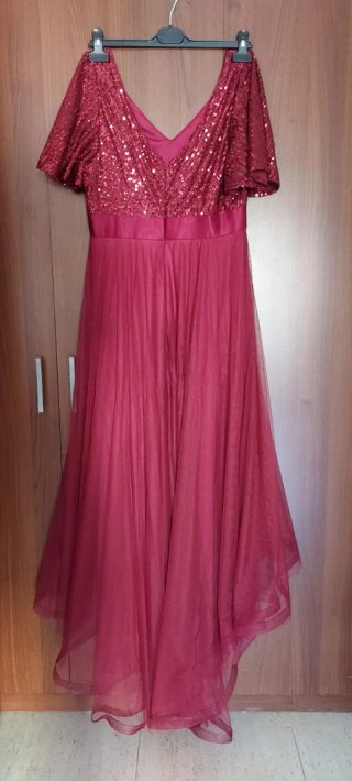 Vestido de cóctel con cuello en V, color Burdeos.
