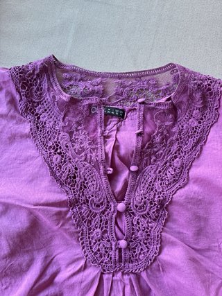 Blusa morada mujer con encaje