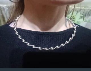 Collar espiral plateado