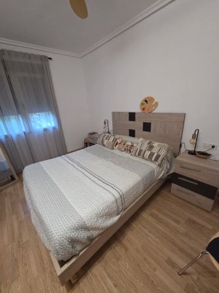 Habitación: Somier, Colchón, Cabecero y Mesitas