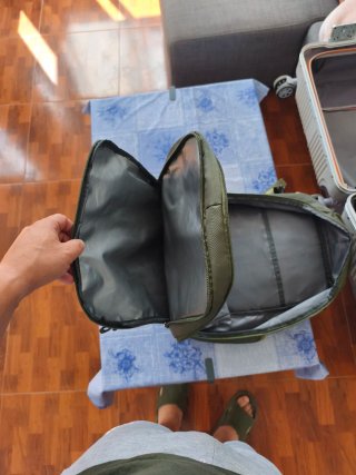 Mochila de viaje verde