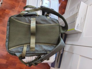 Mochila de viaje verde