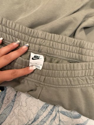 Pantalón chándal mujer Nike verde oliva