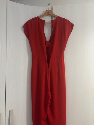 Mono rojo largo con nudo