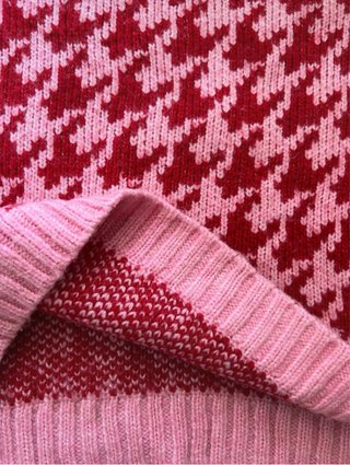 Jersey cuello alto estampado