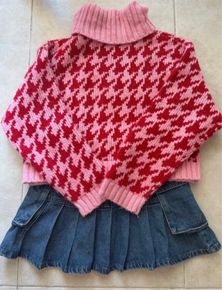 Jersey cuello alto estampado