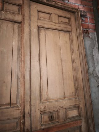 Espectacular Puerta de madera de 1854
