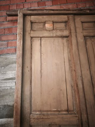 Espectacular Puerta de madera de 1854