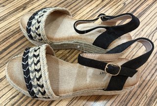 Sandalias Cuña Beige y Negro