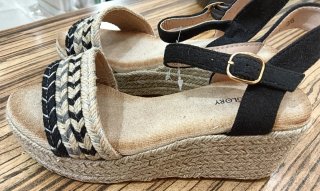 Sandalias Cuña Beige y Negro