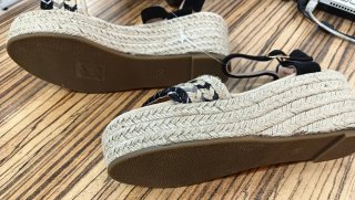 Sandalias Cuña Beige y Negro