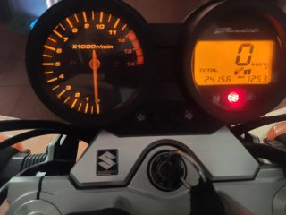 Suzuki Bandit 650 Naked Negra