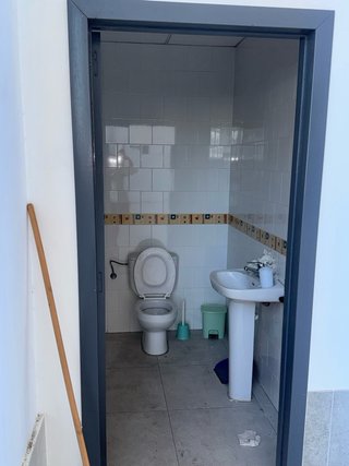 Alquiler de dos naves a dos calles