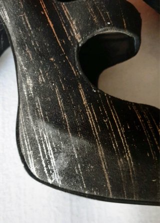 Sandalias de tacón alto negras y doradas talla 39