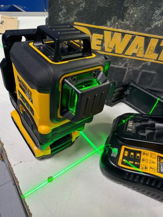 Nivel Láser DeWalt DCLE34031 18V