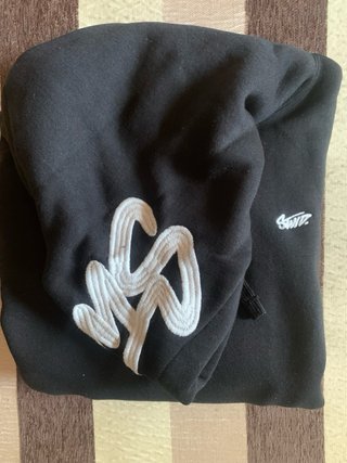 Sudadera Negra Pull&Bear Bordada