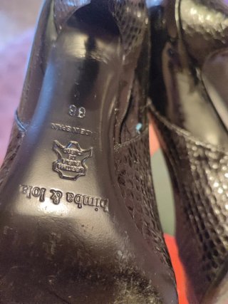 Zapatos tacón Bimba y Lola negros