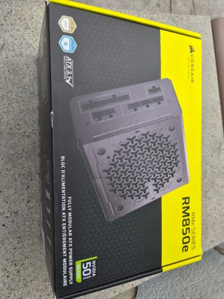 Caja PC Corsair Frame 4000 + Fuente Alimentación