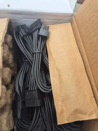 Caja PC Corsair Frame 4000 + Fuente Alimentación