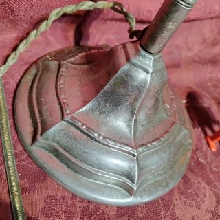 Antiguo flexo de metal