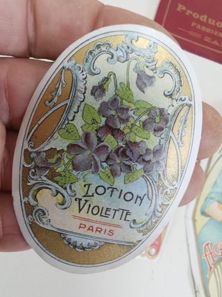 21 etiquetas antiguas perfumería modernista