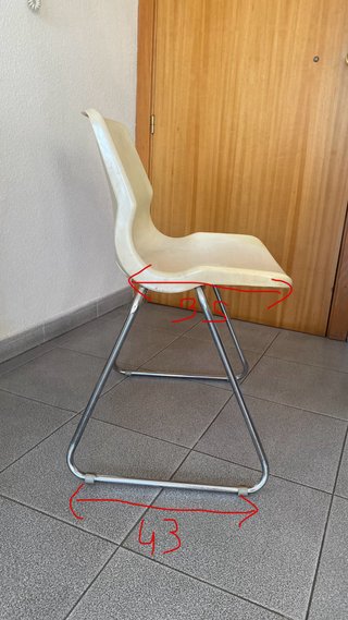Sillas Beige y Plateadas