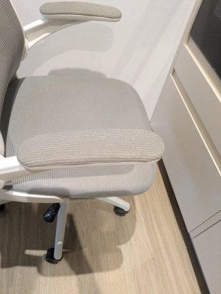 Silla de oficina ergonómica gris