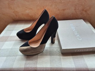 Zapatos de tacón Cafènoir negros y beige