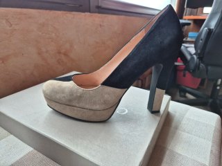 Zapatos de tacón Cafènoir negros y beige