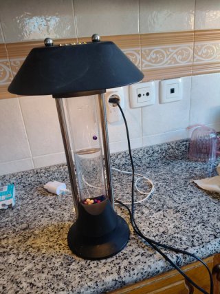 Lámpara de mesa moderna