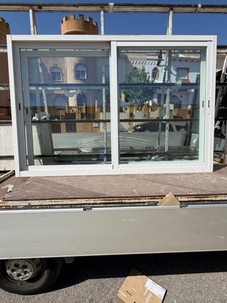 Ventana corredera aluminio blanca