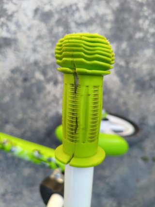 Bicicleta de equilibrio verde