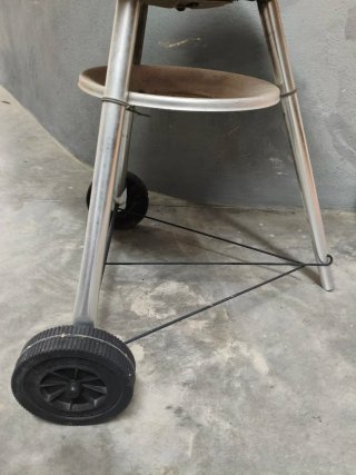 Barbacoa Weber Compact Kettle Negra