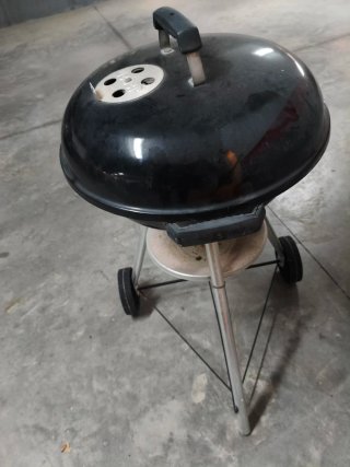 Barbacoa Weber Compact Kettle Negra