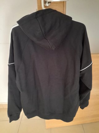 Sudadera Adidas con capucha y logo