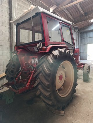Tractor Case International 685