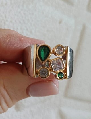 Anello bijoux zirconi verdi e bianchi