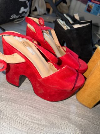 Zapatos de tacón variados. PRECIO UNIDAD