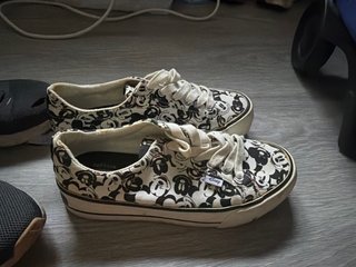 Zapatos de tacón variados. PRECIO UNIDAD