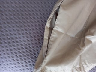 Chubasquero Quechua beige POCO USO. Talla XS-S.