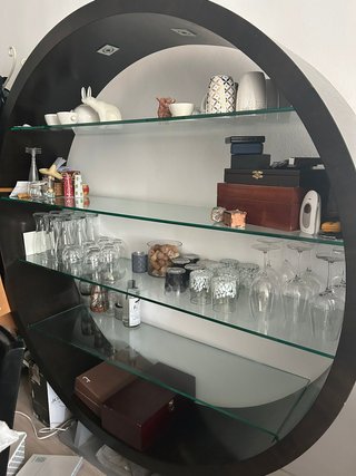 Vitrina Circular Wengué y Cristal con Luz