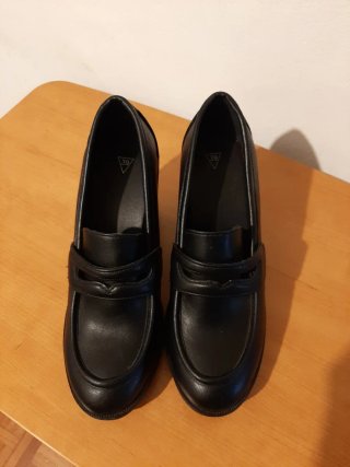 Zapatos Mustang tacón negros talla 39