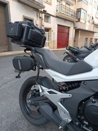 CF Moto 700 MT