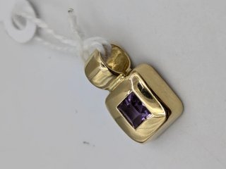 Colgante Oro 18k Amatista Cuadrada