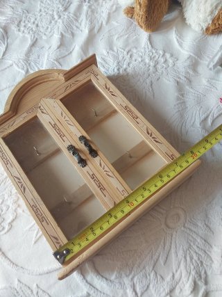 Armario pequeño para llaves de madera