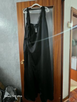 Vestido largo seda negro con encaje