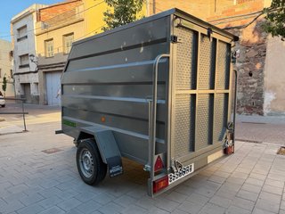 Remolque Speedrem cerrado aerodinámico 750kg
